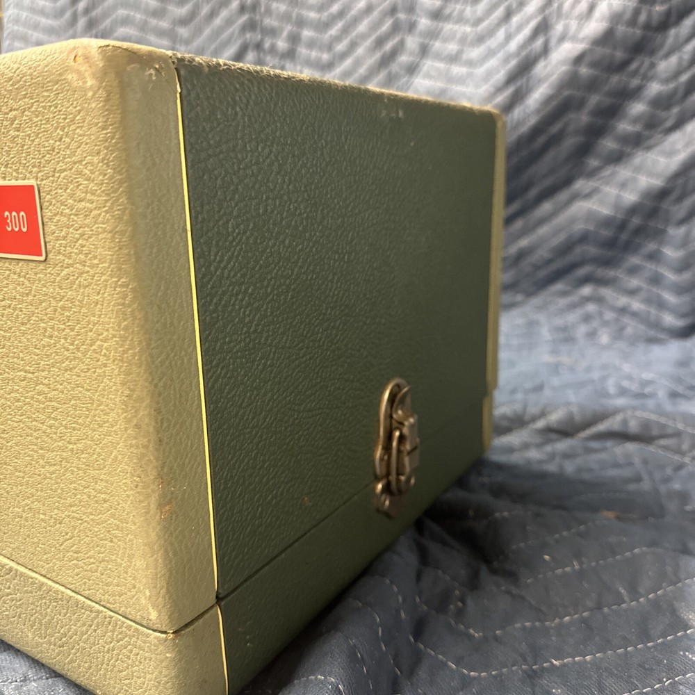 Argus 300 Automatic Vintage 35mm Slide Changer Projector With Case-Untested