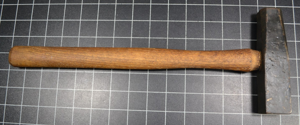 BLACKSMITH SET HAMMER - 1 1/2" SQUARE HEAD - ORIGINAL HANDLE - VERY LITTLE USE