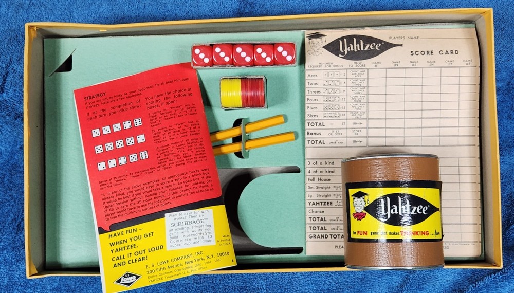 GAME-YAHTZEE, #950, E.S. LOWE (c)1956,