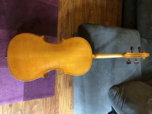 3/4 student cello used good condition bow strings case included
