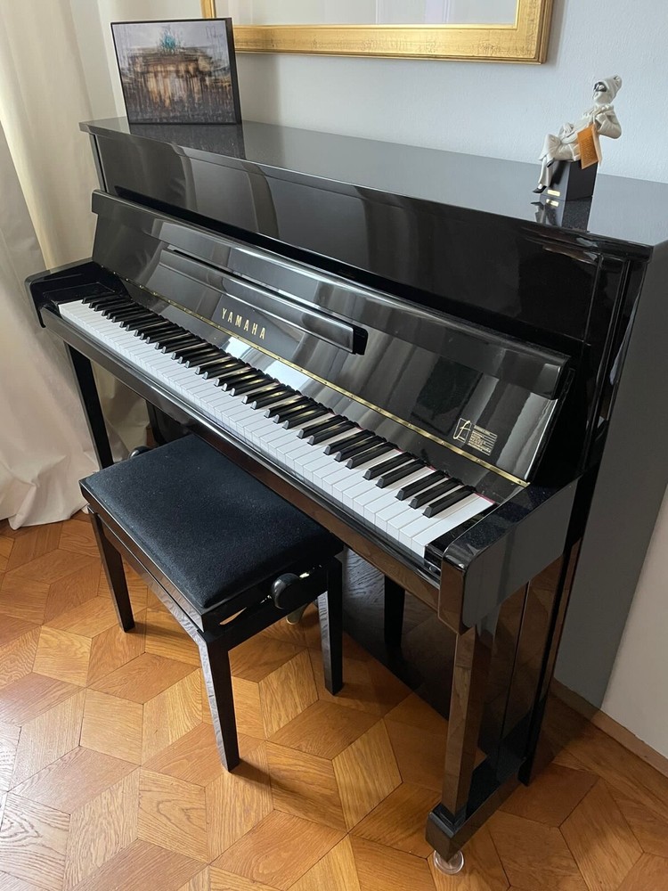 Piano Yamaha B series b2