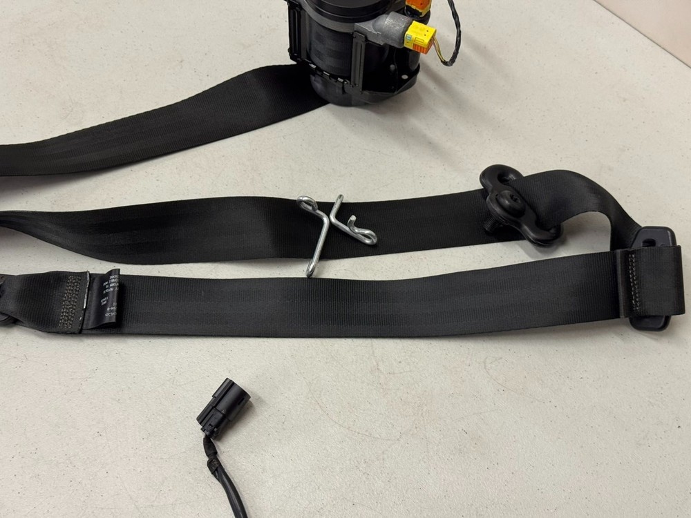 Ford Focus 2012-2014 Front Right Passenger Side Seat Belt Retractor OEM