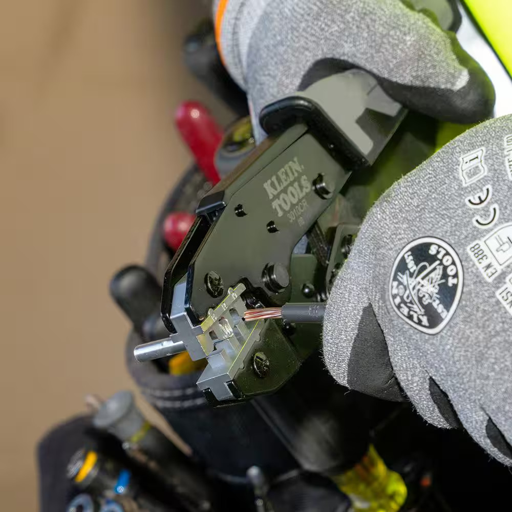 Solar Ratcheting Crimper for MC4 Connectors