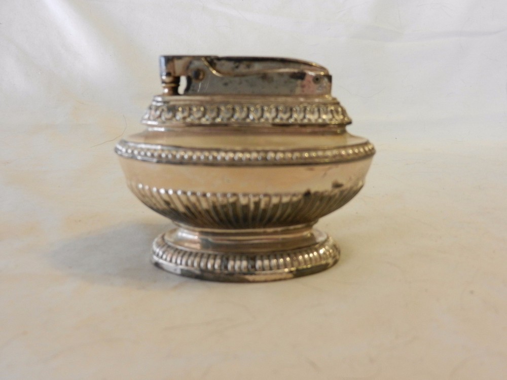 Vintage Ronson Silverplated Queen Anne Tabletop Lighter