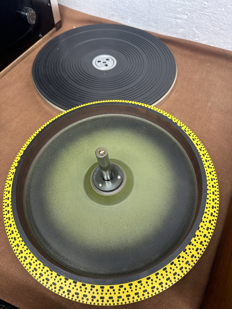 Thorens Vintage Turntable Model 124