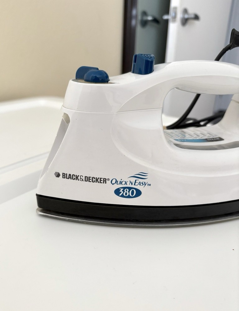 Black & Decker Quick ‘N Easy 380 Iron White 120V