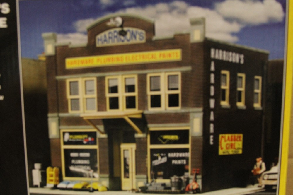 Landmark Structures - Harrison's Hardware - O Scale - PF5891