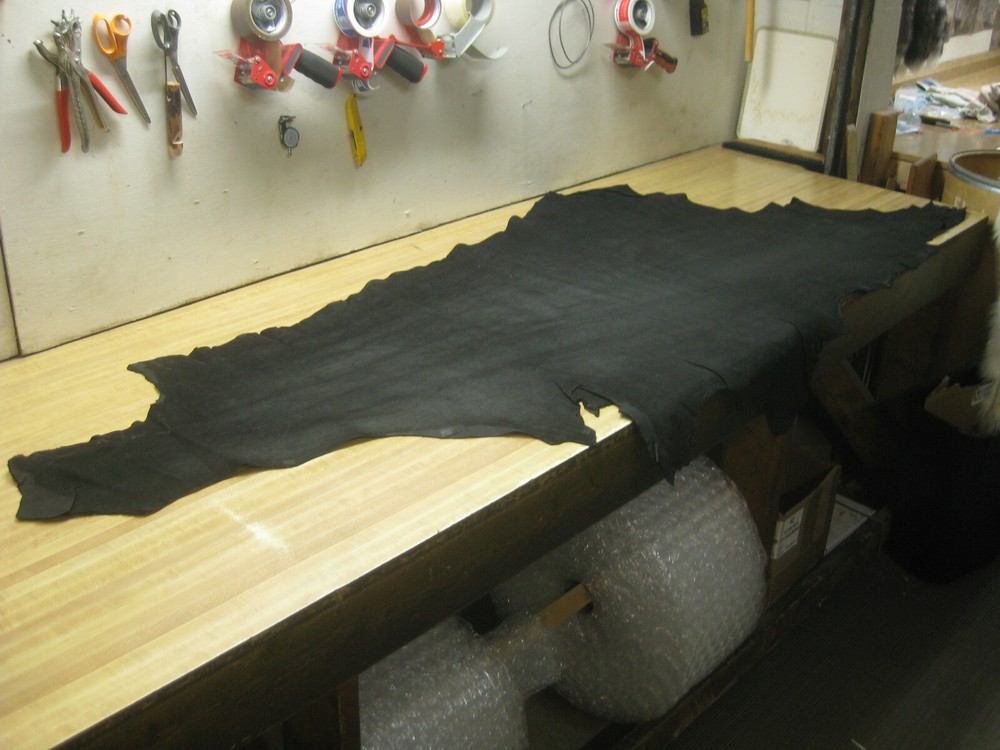 Black Cow Leather TOP GRAIN #0009221 Damaged ROW 71