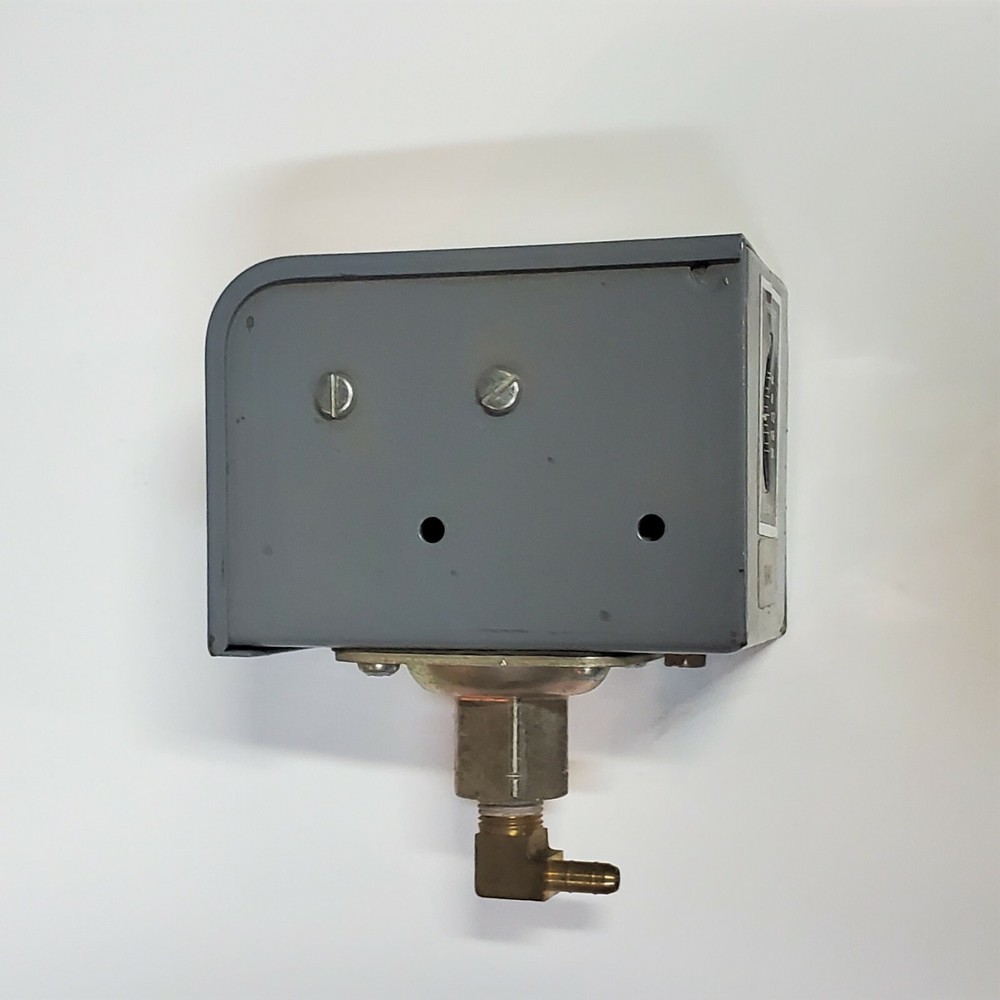 Johnson Controls P10BC-7 Pressure Switch