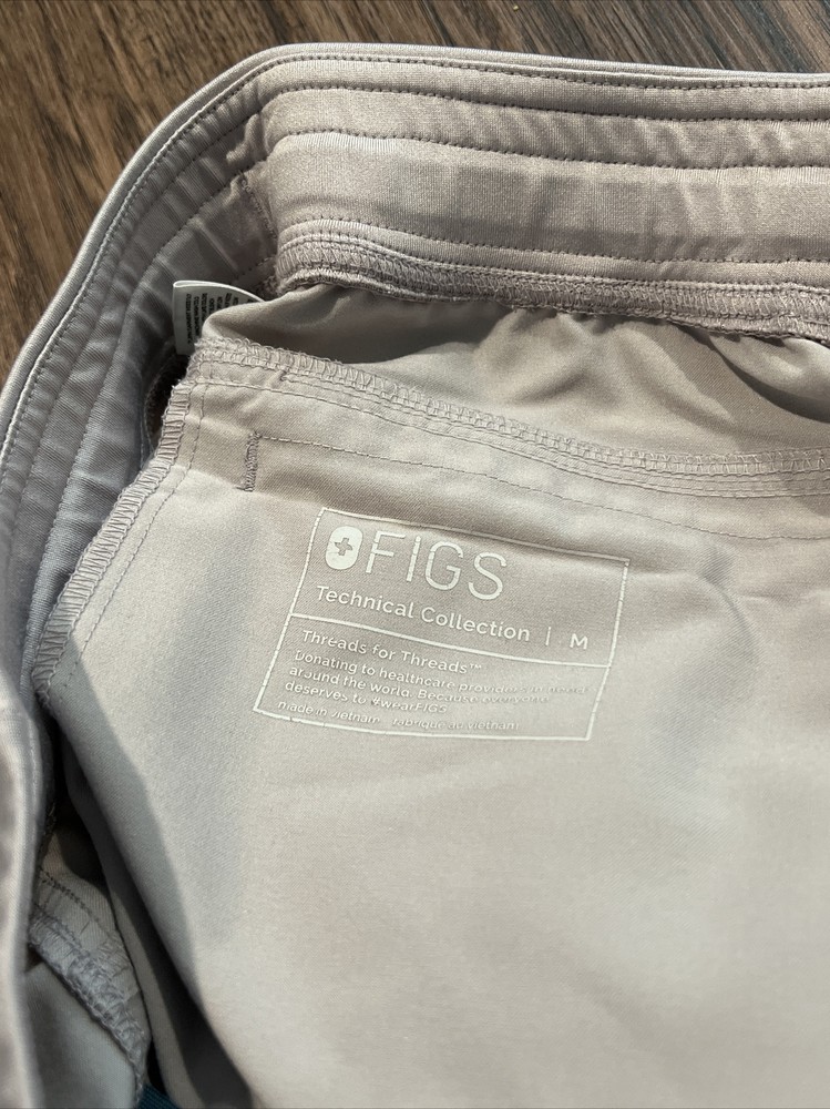 Figs technical collection threads for threads set Size M/L color Light grey