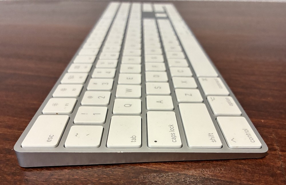 Apple A1843 Keyboard And A1657 Mouse Combo