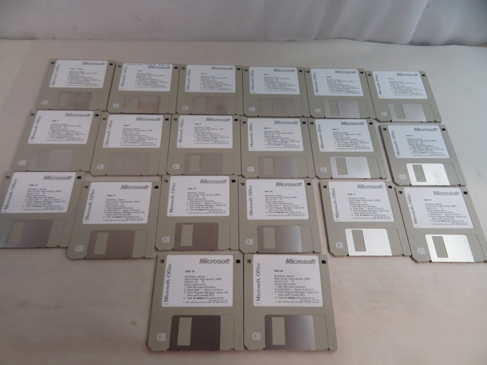 Microsoft Office Version 4.2 Floppy Disks 3.5"  1994  20 discs