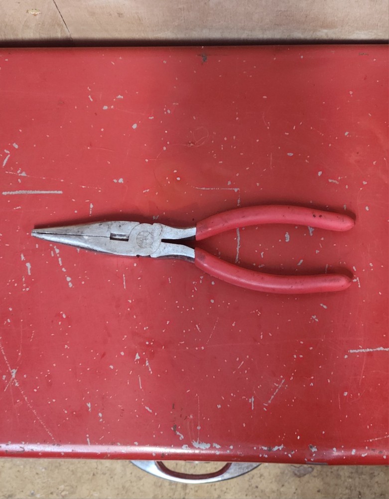 Mac Tools Needle Nose Pliers P301822 8" Red Handle
