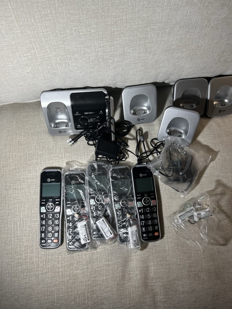 AT&T Cordless Phone Answering Machine Call Block Intercom 4 Handsets Long Range