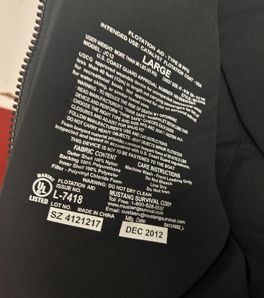 Mustang Survival Jacket (PFD) Mode# MC5444 TYPE III LARGE BLACK