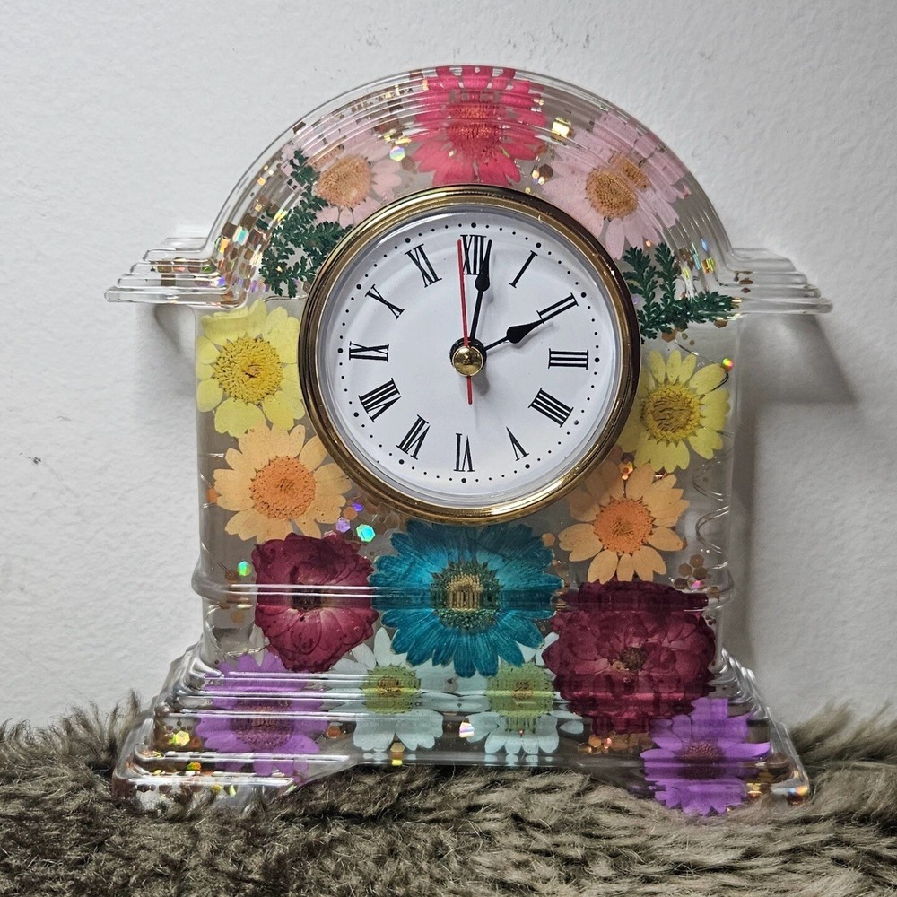 Desktop Clock| Pressed Flowers Preserved Clock| Epoxy Resin Table Lamp Clock