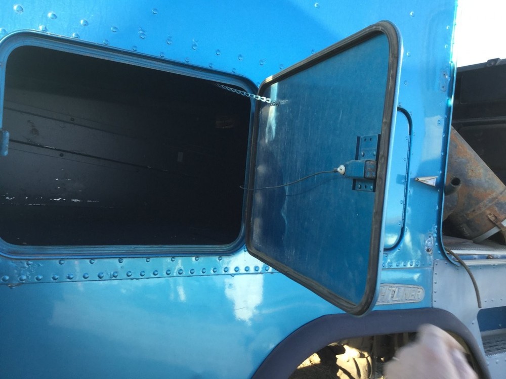 Freightliner FLA Right/Passenger Sleeper Door - Used