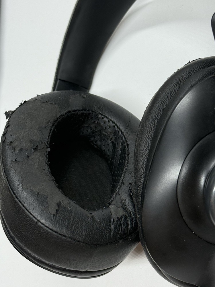 AKG K371 Studio Headphones - READ DESCRIPTION