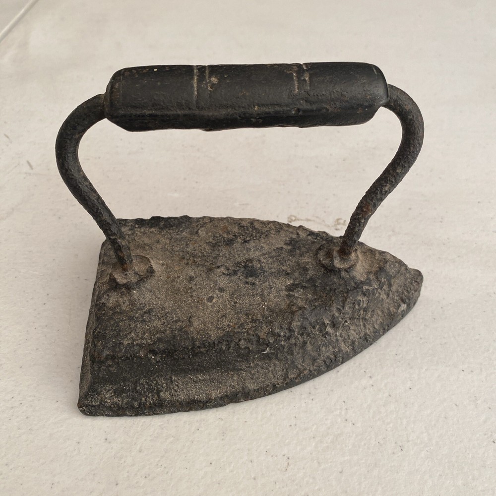 6 lb. Antique Cast Sad Flat Iron for Clothing