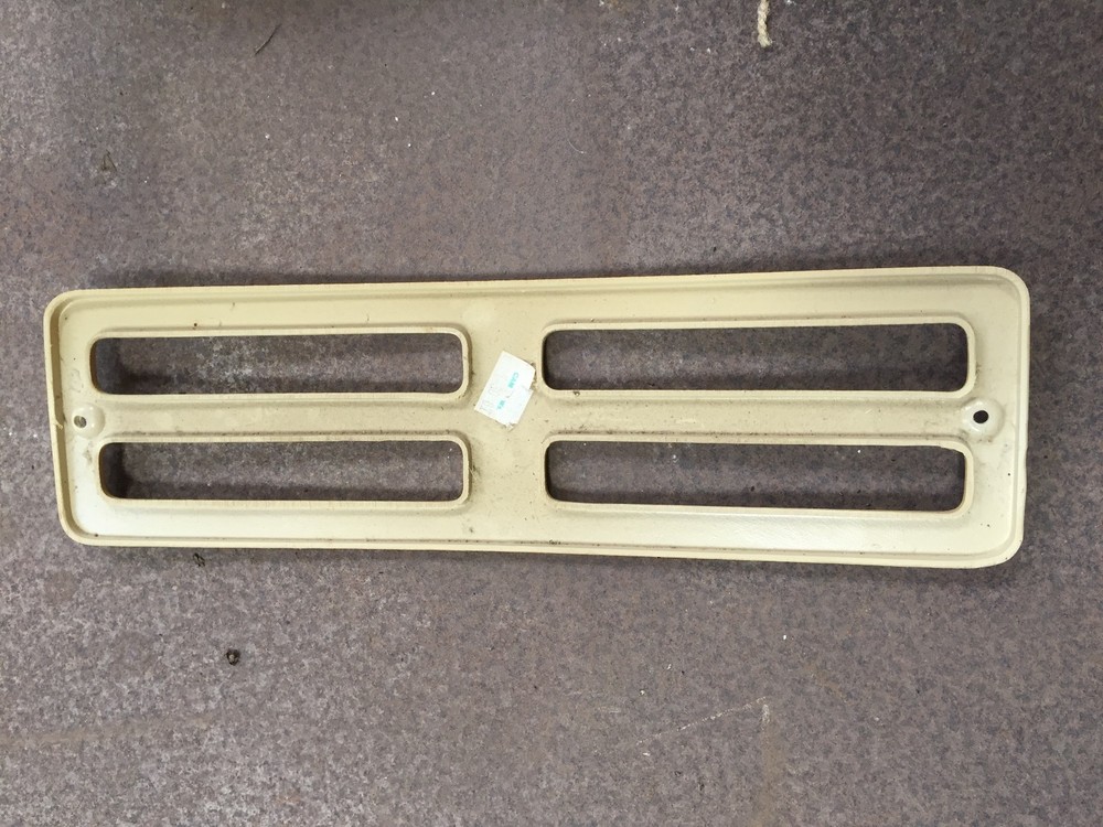 1987 Pace Arrow Overhead Console Vent Cover