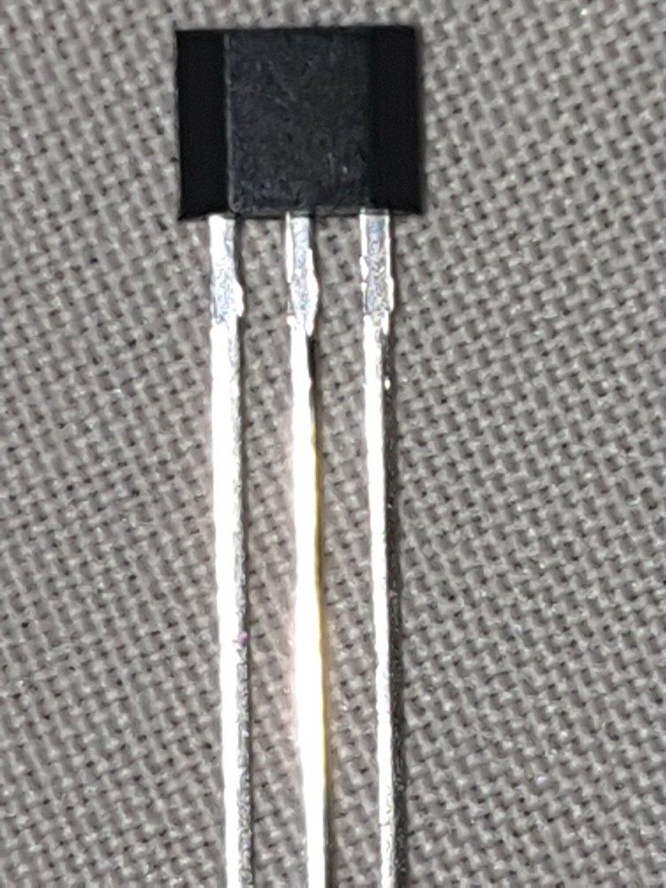 SS49E - Sensor A Effect Hall 4.5-6V ss49e