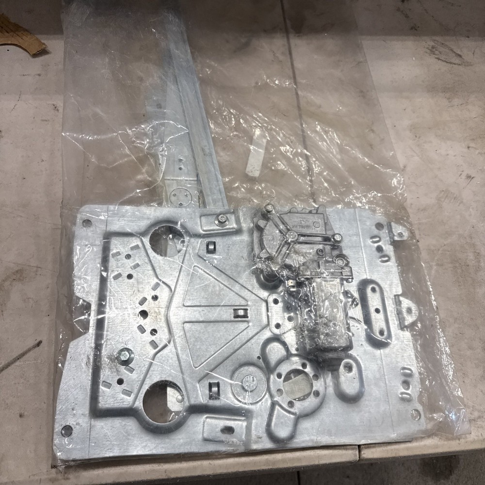 Volvo Window Regulator, Part #3176543