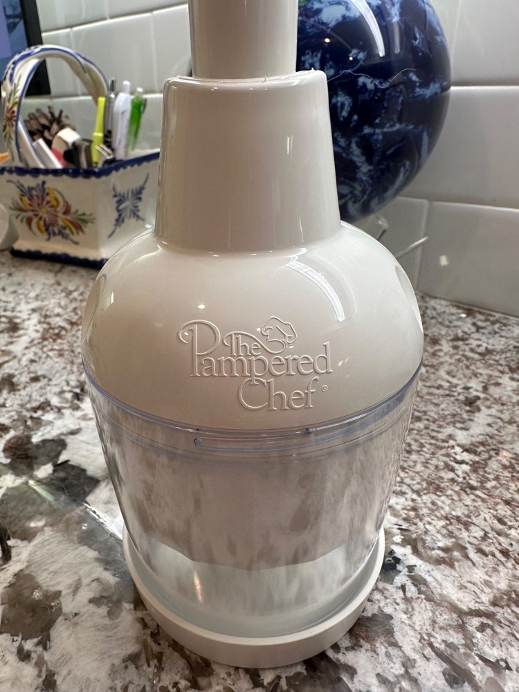 Pampered Chef Food Chopper (Top-Down Push Function) White - #2585