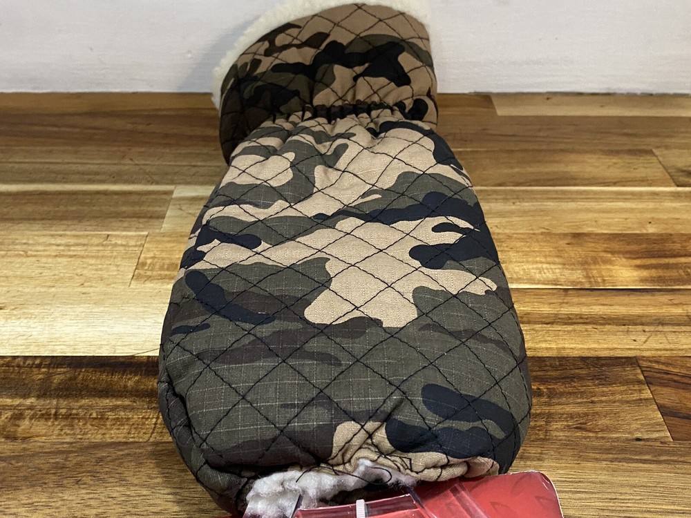 ✅SaddleBred ✅Garage Ice Scraper ✅Camouflage ✅Mitt ✅Fleece Lined ✅New