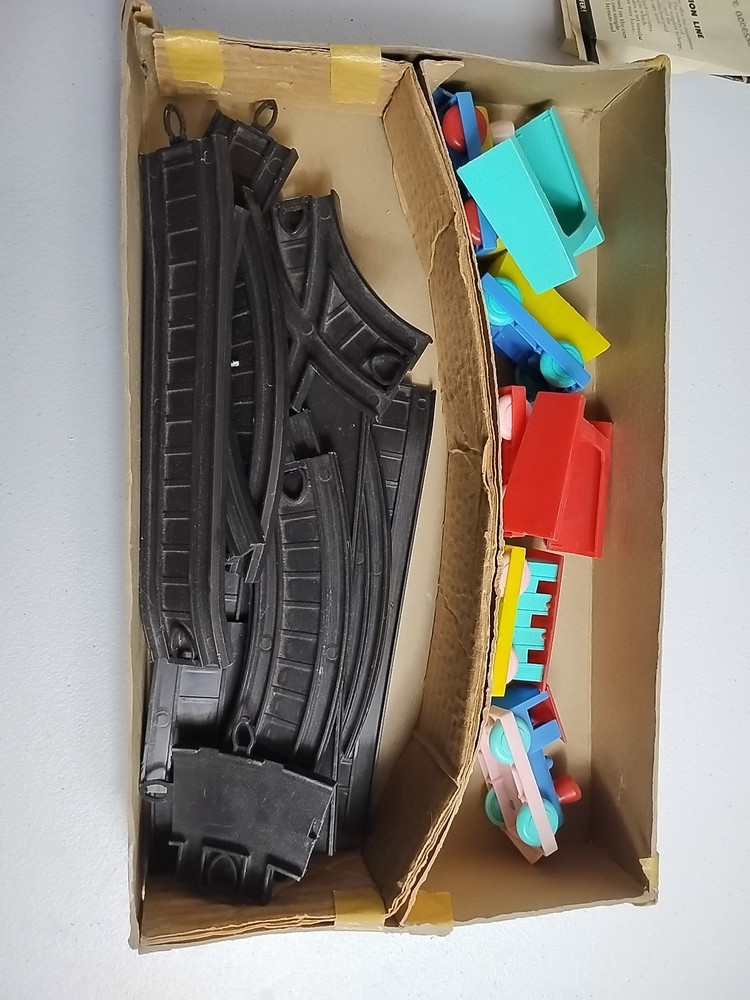 RARE Jack Built Snap Train set Vintage 25 pcs