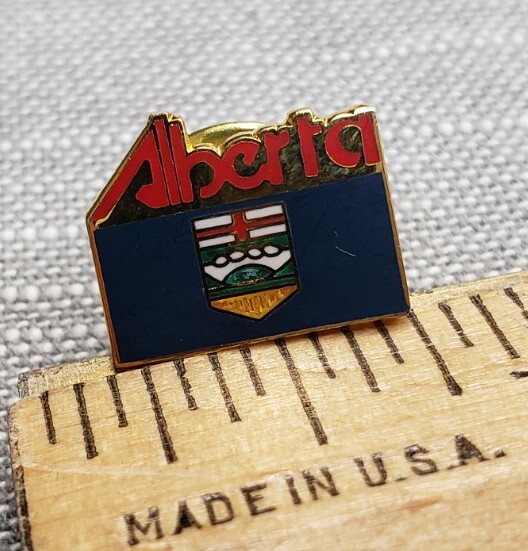 Vintage Pin Alberta Canada Flag H86