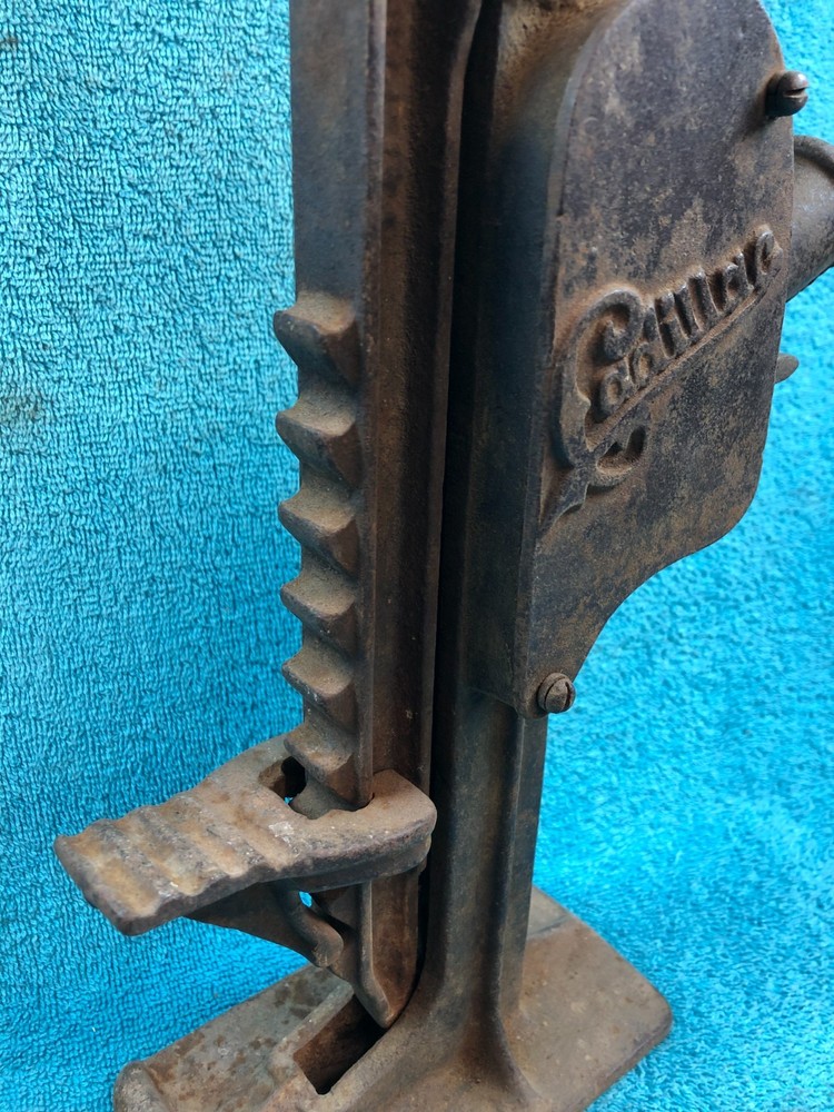 Original 1920's 1930's CADILLAC Script Accessory Buckeye Jack Model 06A WORKS