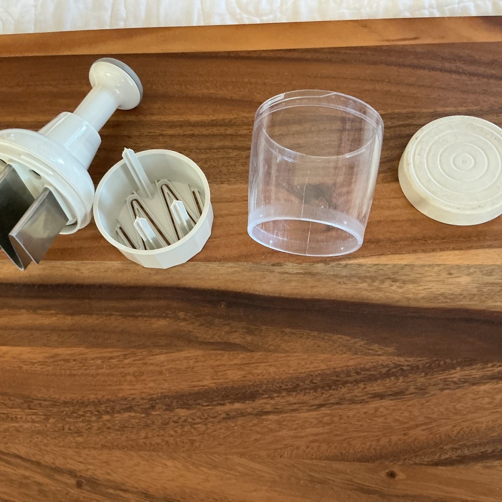 Pampered Chef Push Function Food Chopper White Cracked Plastic