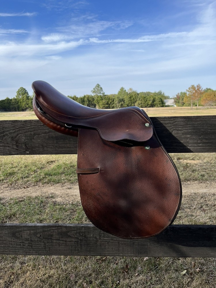 Beval Ltd. Made In England Jumping Saddle 15.5”