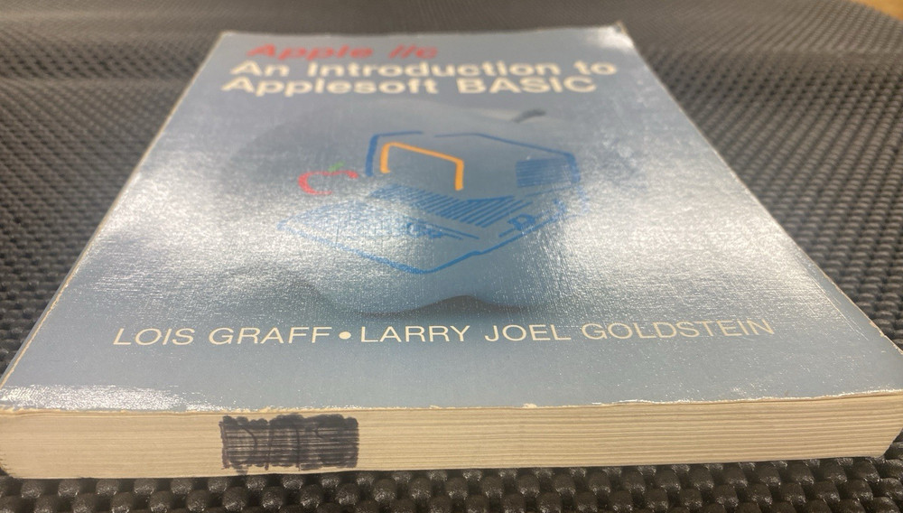 VINTAGE | An Introduction To AppleSoft BASIC (Apple IIc specific) | 1985