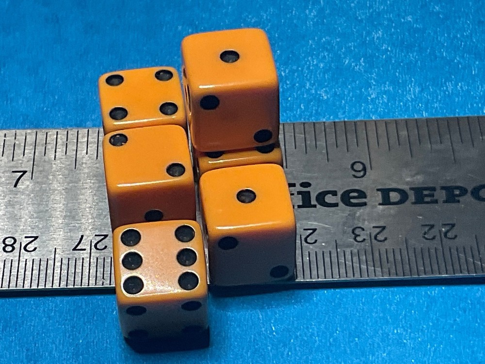 6——-SMALLER BAKELITE DICE WITH MISMATCHED PIPS ———--D-1