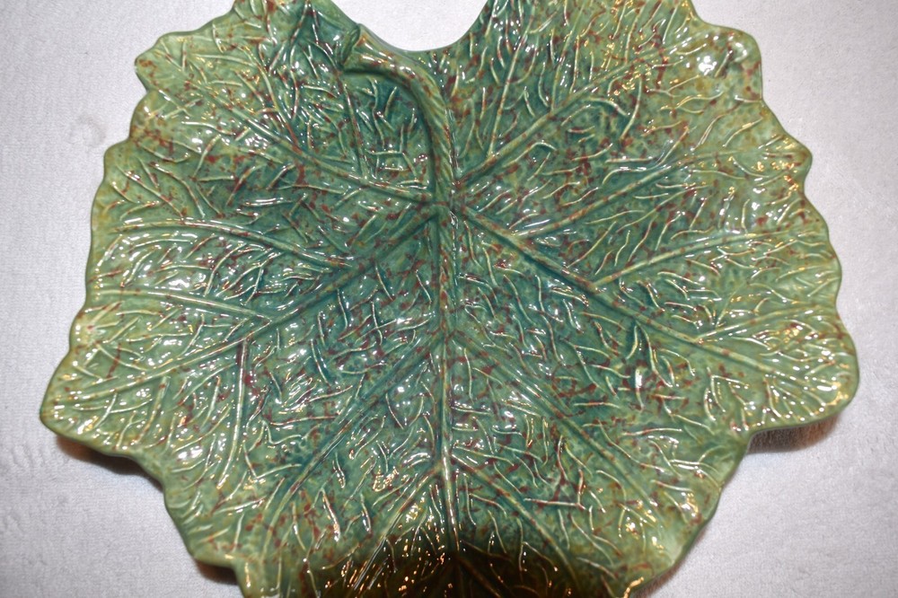 VINTAGE A SPECIAL PLACE CERAMIC LEAF DISHES (2)