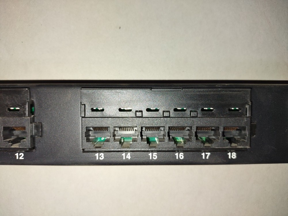 AMP NetConnect Universal Wiring Cat 5E 1U 24 Port Patch Panel