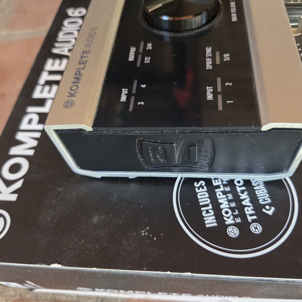 Native Instruments Komplete Audio 6 USB Audio Interface w/ Box Manual Tested