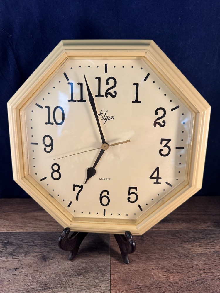 Elgin Quartz Octagon Wall Clock Cream/Beige Plastic Frame 10" 1 AA UNTESTED
