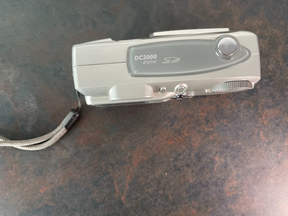 Traveler Digital Camera DC3000 3.3MP Silver Tested & Working