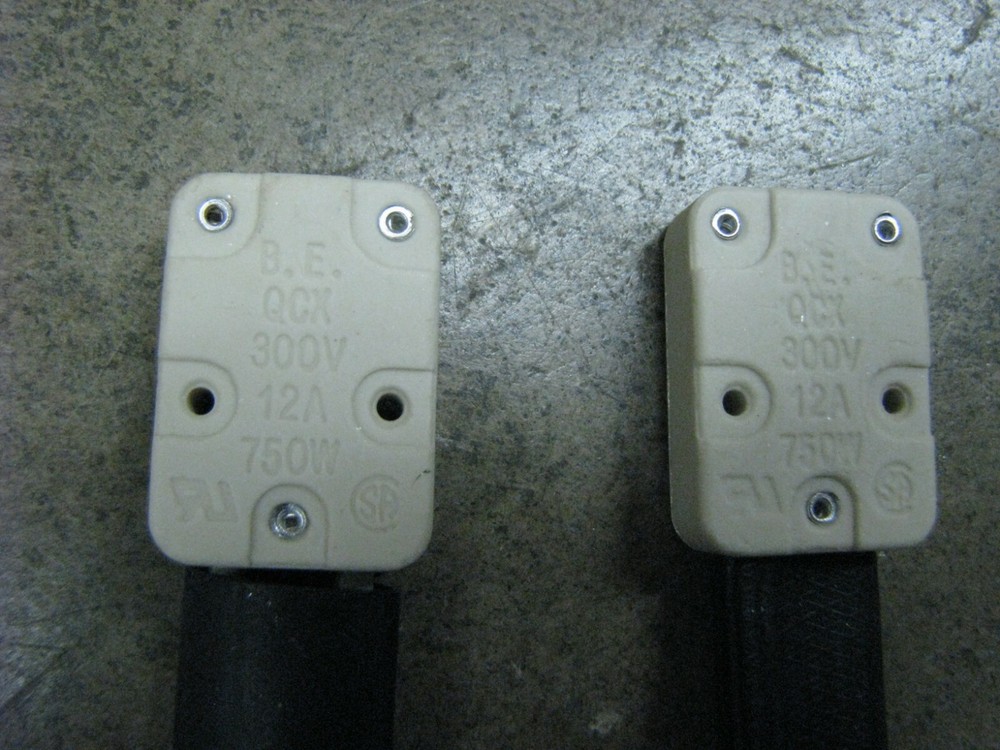 Dolan-Jenner DC950 PL Series Quick Disconnect Lamp Socket