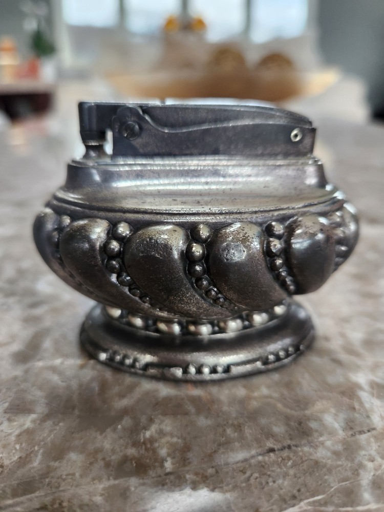 Vintage Ronson Crown Silver Plated Table Cigarette Lighter