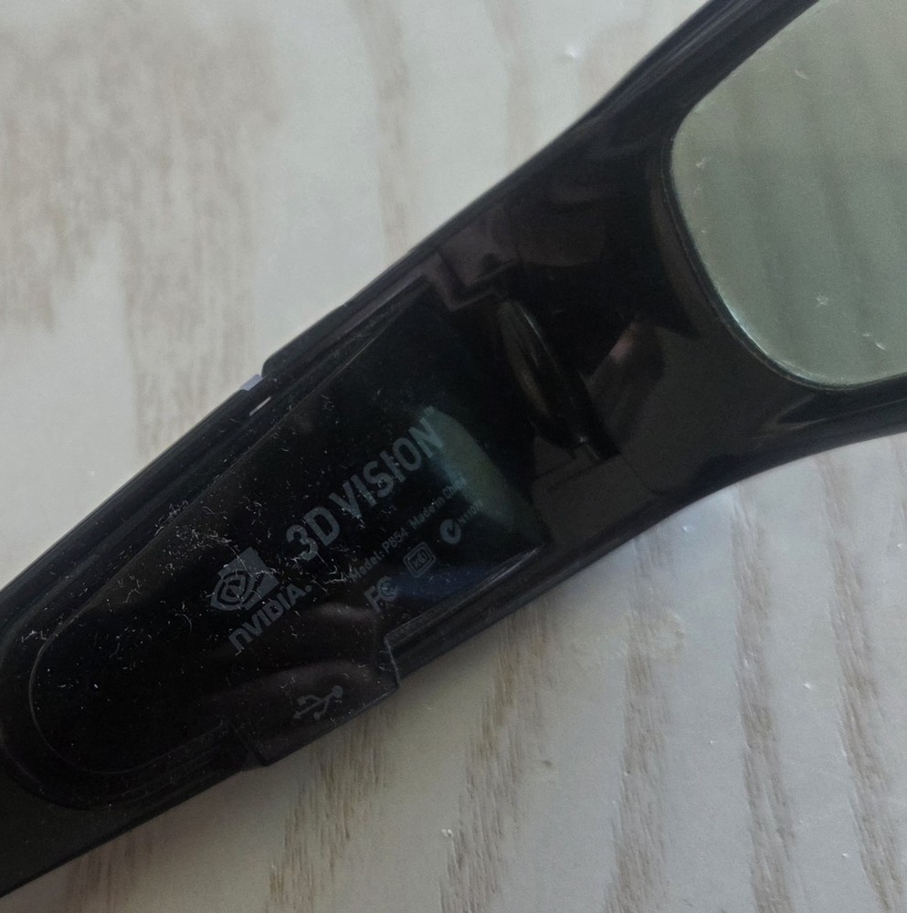 NVIDIA 3D Vision Wireless Glasses Model P854 Box
