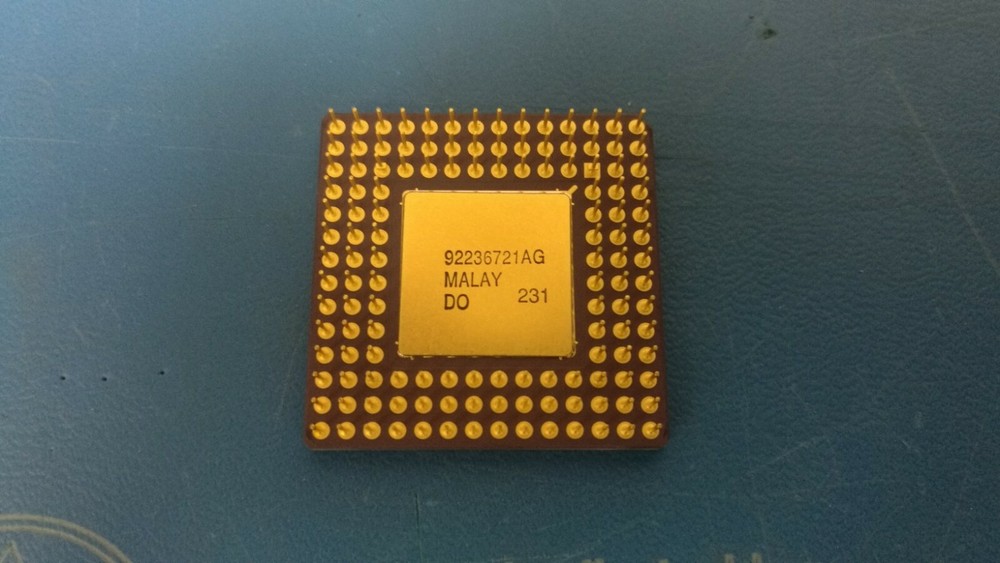 A82596DX-33 INTEL VINTAGE Processor IC NEW UNUSED