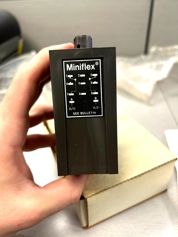 DG100 Miniflex Series Solid- State Timer Eagle Signal