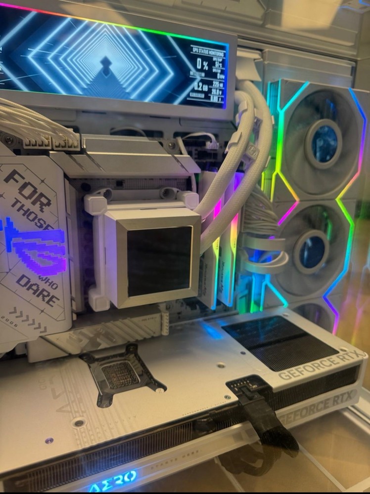 Lian Li HydroShift LCD 360r White