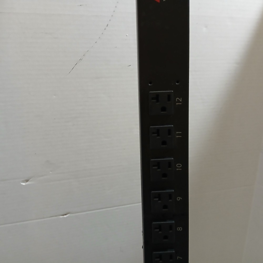 APC AP7530 Basic Rack-Mount PDU - Power Distribution Strip.