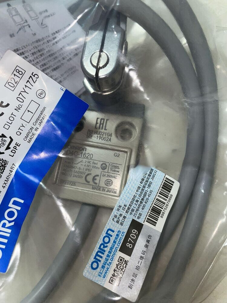 New In Box Omron D4C-1620 D4C1620 Limit Switch