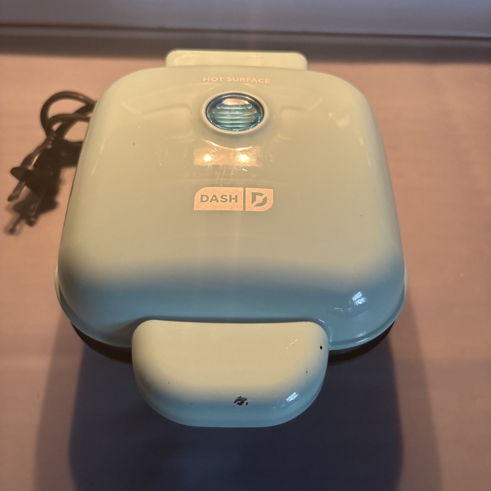 Dash Egg Bite Maker Blue Aqua Teal Countertop Egg Cooker