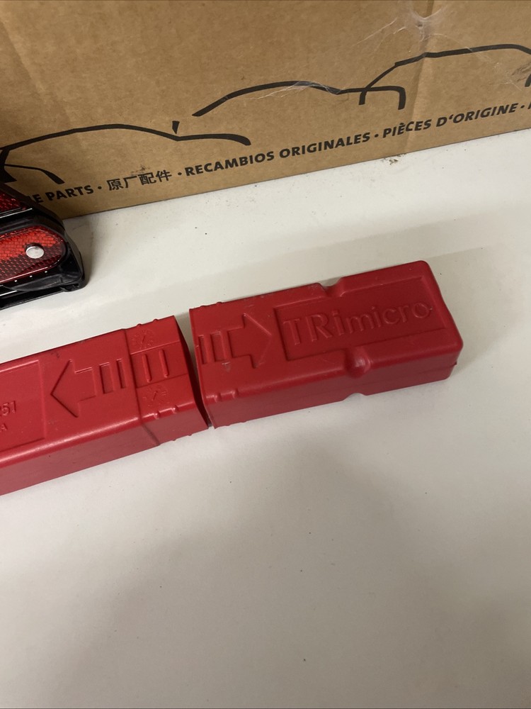 GENUINE AUDI Q3 RS6 RS5 WARNING TRIANGLE TOOL 8K0860251